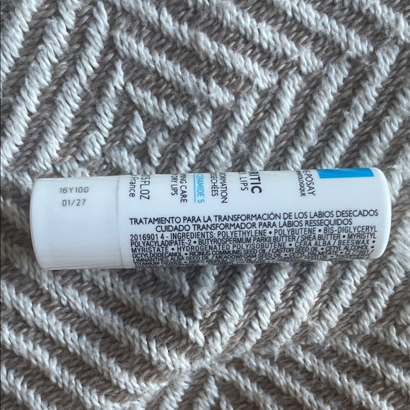 La roche Posay Lipikar Skincare Set - Picture 4 of 9